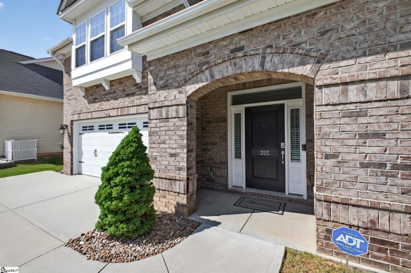 Property image 4 of 355 Leigh Creek Drive in Copper Creek, Simpsonville, SC 29681