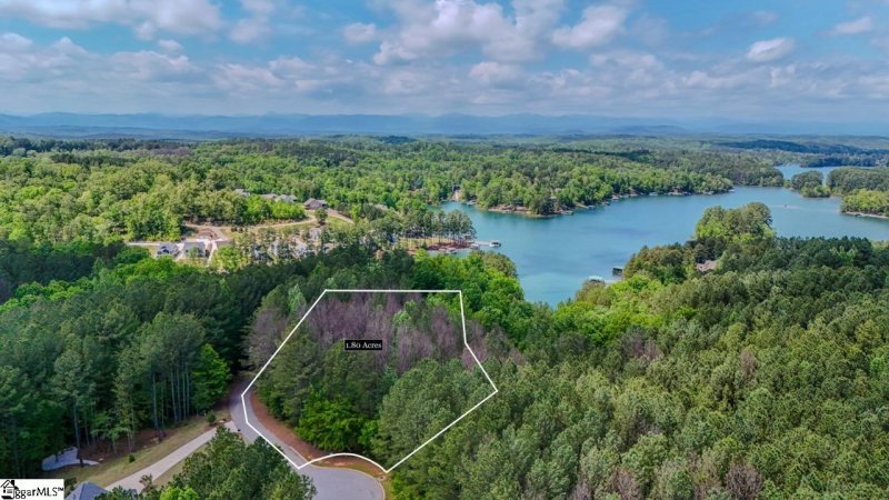 Waterside Crossing, Seneca Community