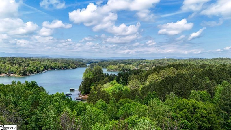 Property image 5 of 606 Highridge Drive in Waterside Crossing, Seneca, SC 29672