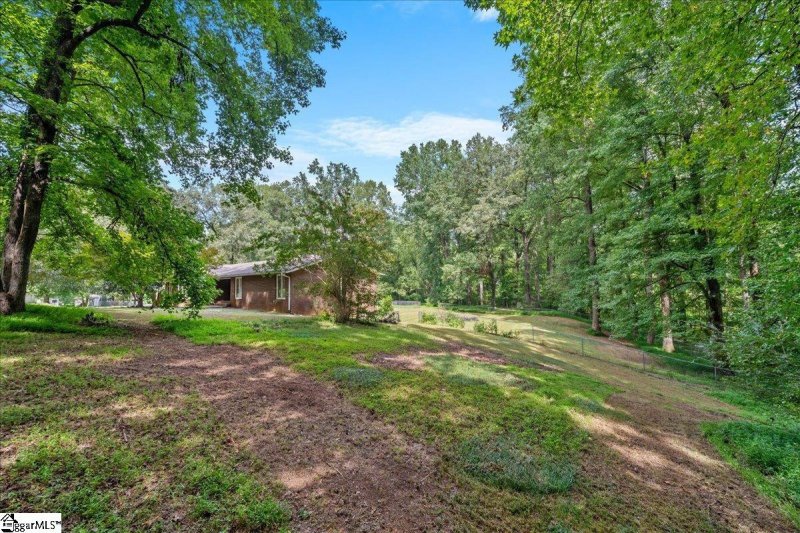 Property image 2 of 109 Nottingham Court in Georgetown, Easley, SC 29640