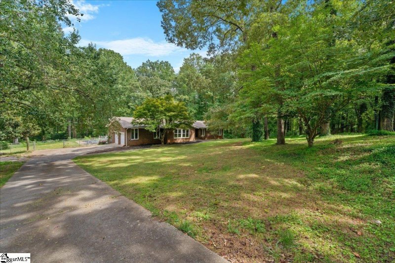 Property image 3 of 109 Nottingham Court in Georgetown, Easley, SC 29640