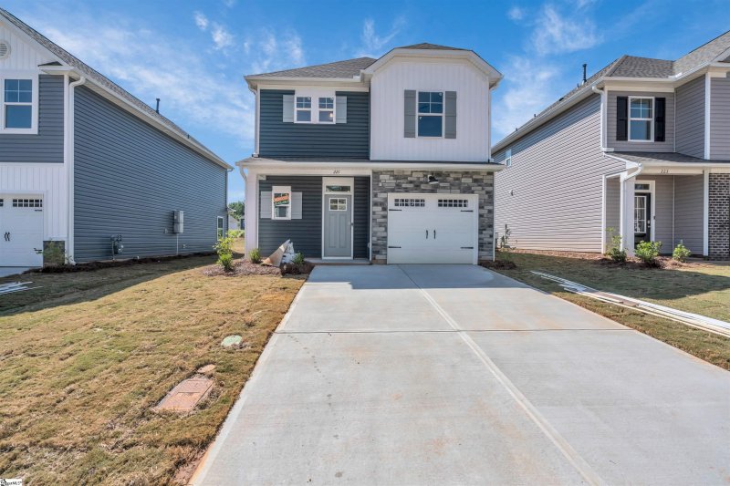 Property image 2 of 221 Brown Circle in Brownstone Park, Easley, SC 29642