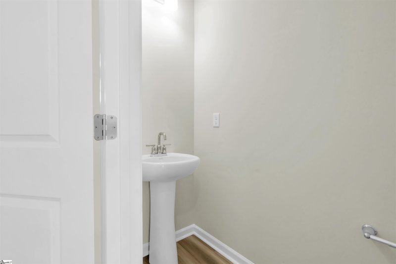 Property image 4 of 221 Brown Circle in Brownstone Park, Easley, SC 29642