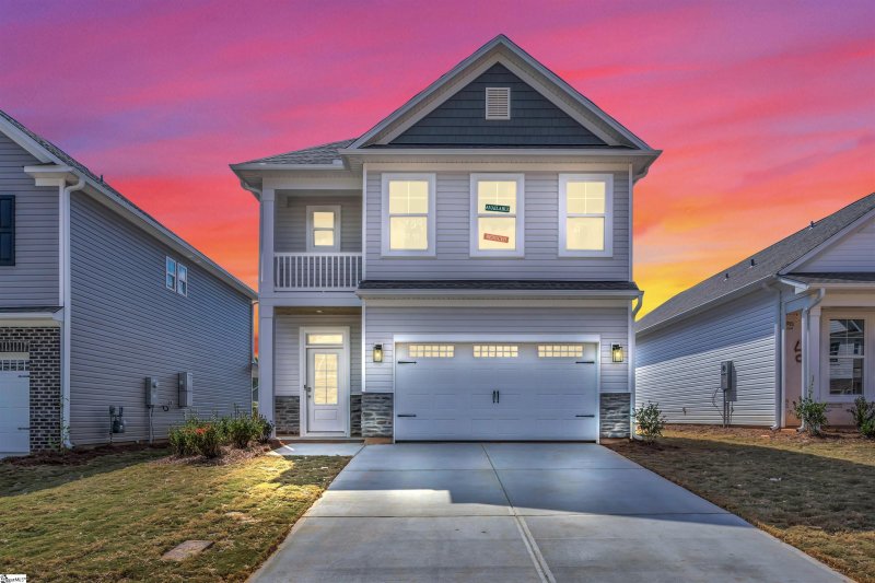 Property image 2 of 225 Brown Circle in Brownstone Park, Easley, SC 29642