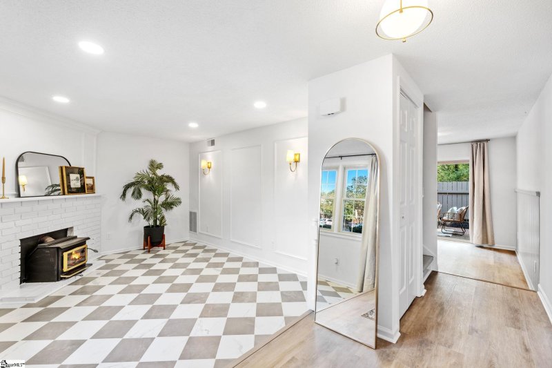 Property image 4 at 710 Hunts Bridge Road, Greenville, SC 29617