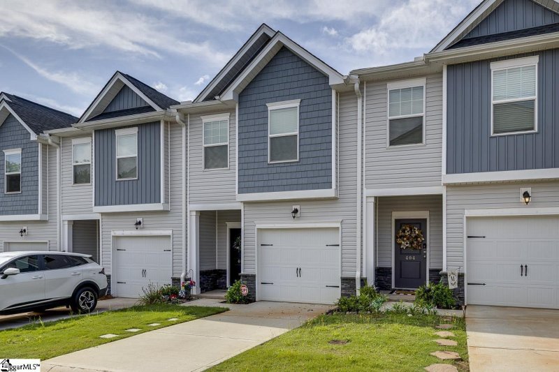 Parkland Townes, Greenville Community