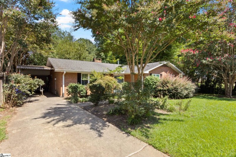 Property image 2 of 23 Richwood Drive in Parkins Mill Area, Greenville, SC 29607