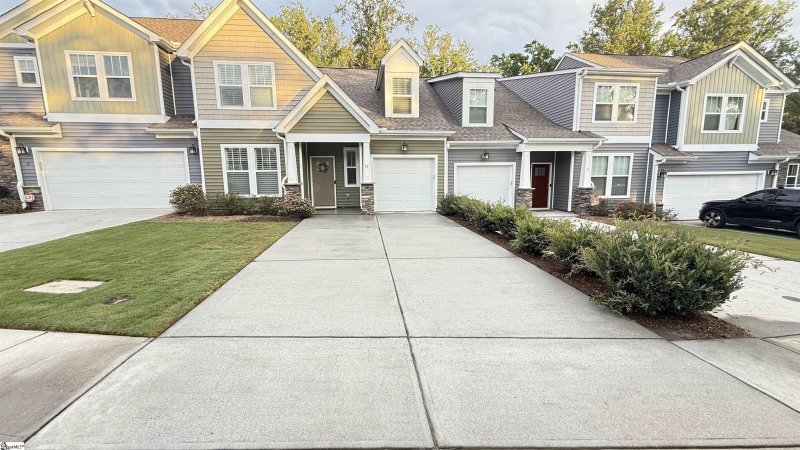 Property image 2 at 10 Creekhaven Lane, Taylors, SC 29687