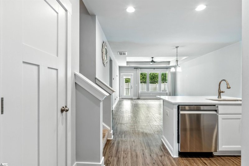 Property image 5 at 10 Creekhaven Lane, Taylors, SC 29687