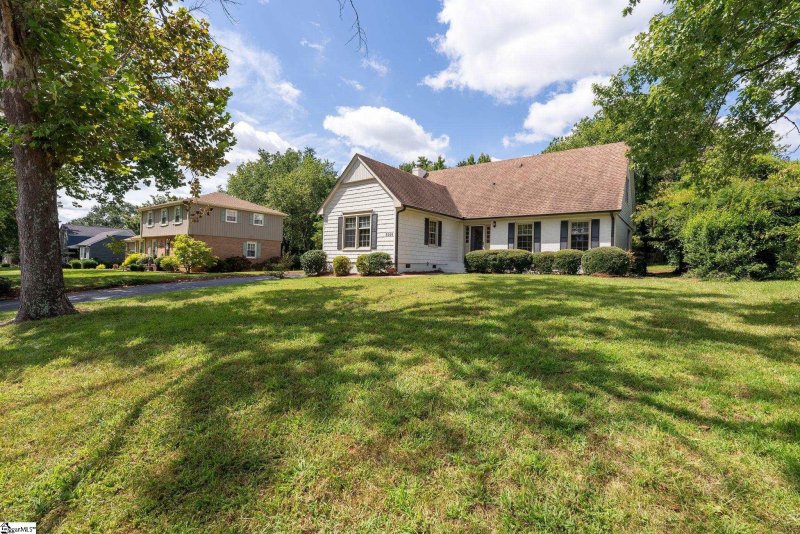 Property image 3 of 5016 Bridle Path Lane in Pelham Woods, Greenville, SC 29615