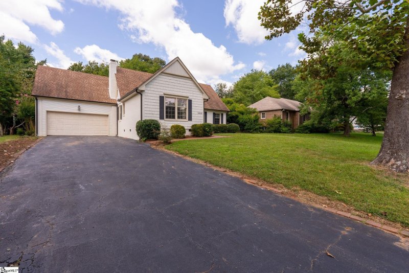 Property image 5 of 5016 Bridle Path Lane in Pelham Woods, Greenville, SC 29615