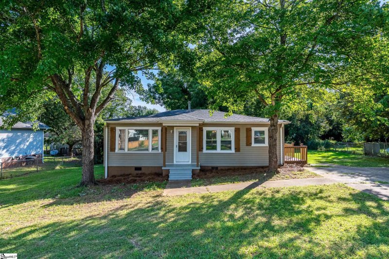 Property image 2 at 108 Mack Street, Greenville, SC 29609