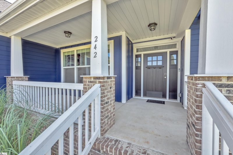 Property image 2 at 242 Montview Circle, Greenville, SC 29617