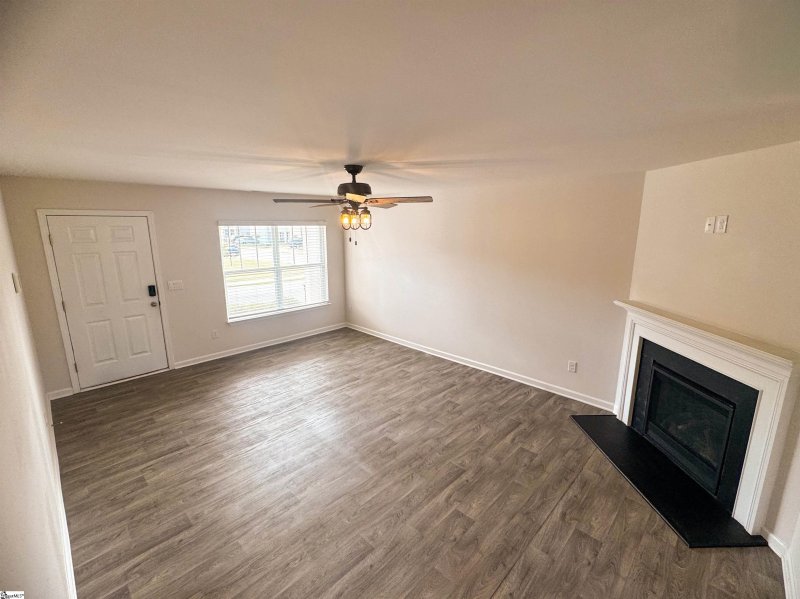 Property image 3 of 403 Sweetgrass Lane in Cambridge Walk, Piedmont, SC 29673