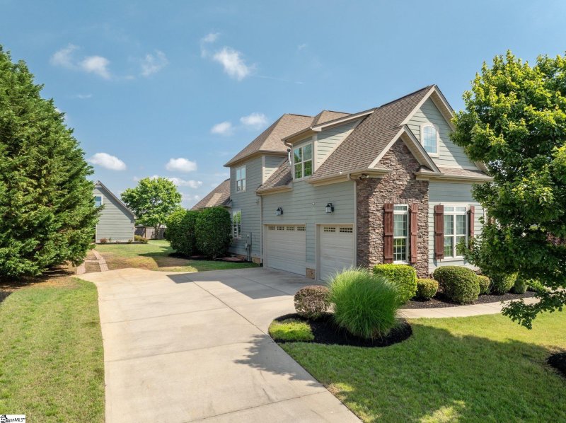 Property image 4 of 6 Niagara Place in Clear Springs, Simpsonville, SC 29681