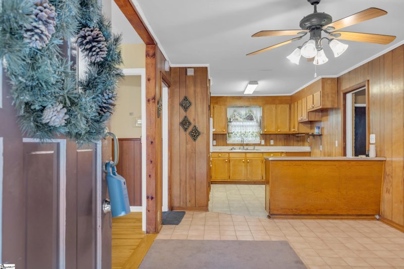 Property image 2 at 180 Pine Drive, Taylors, SC 29687