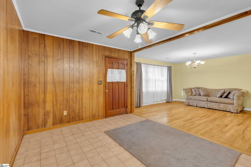 Property image 3 at 180 Pine Drive, Taylors, SC 29687