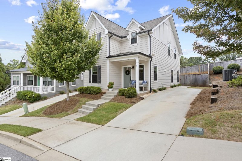 Property image 3 at 15 Greenridge Drive, Greenville, SC 29607