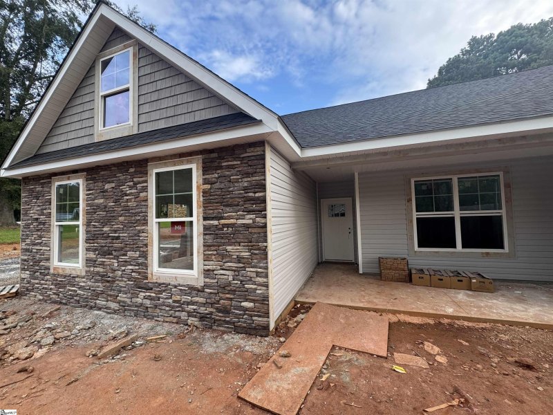 Property image 2 at 110 Baker Court, Easley, SC 29640