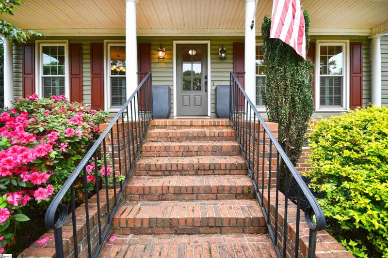 Property image 2 of 110 Forrester Creek Drive in Forrester Creek, Greenville, SC 29607