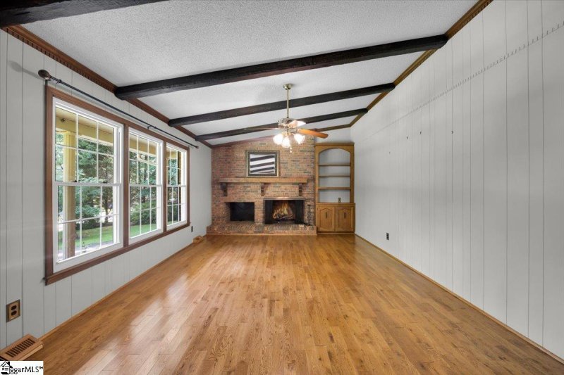 Property image 5 of 12 Lantern Drive in Country Club Estates, Greer, SC 29651