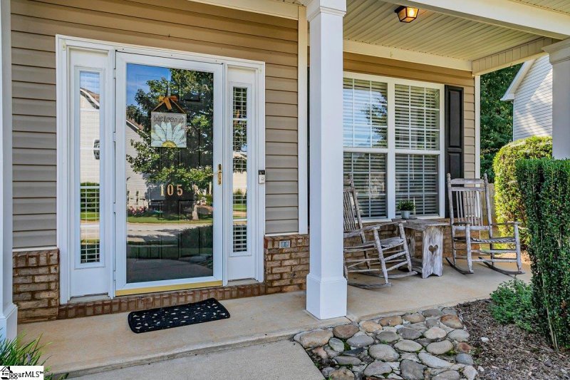 Property image 3 of 105 Saddlebrook Lane in Summerfield, Greenville, SC 29607