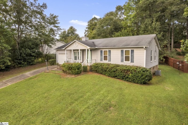 Property image 2 at 121 Apollo Avenue, Greer, SC 29651