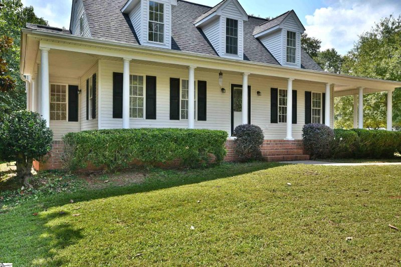 Property image 3 of 102 Tripp Street in Parkview, Williamston, SC 29697