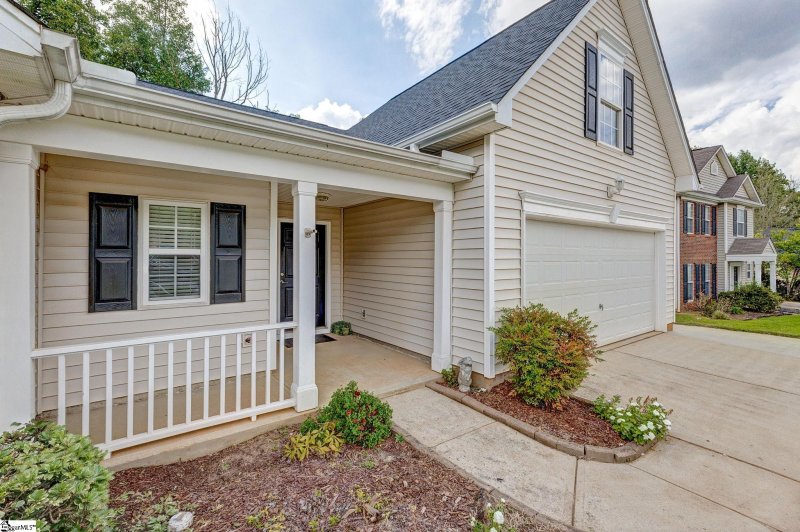 Property image 3 at 536 Laurel Meadows Parkway, Greenville, SC 29607