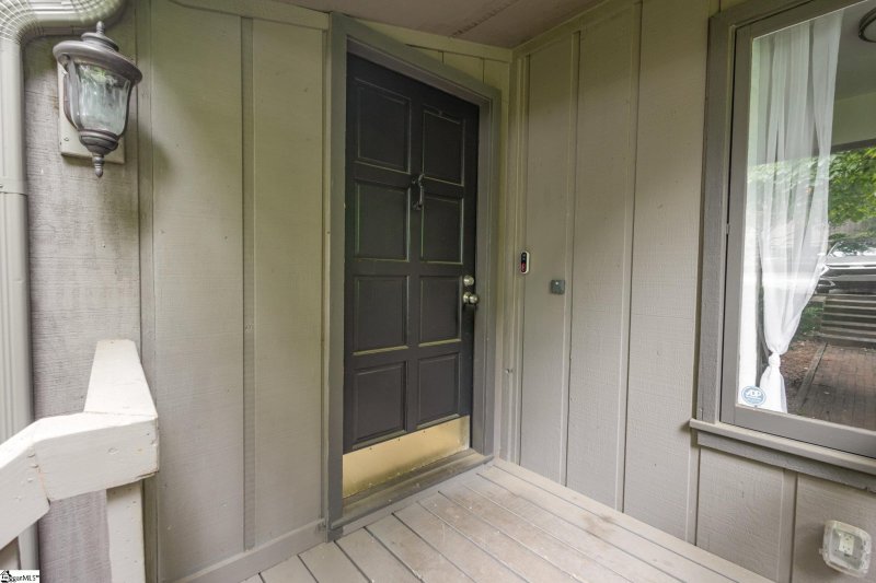 Property image 2 of 171 Ingleoak Lane in Inglewood, Greenville, SC 29615