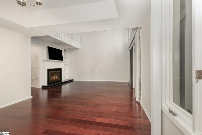 Property image 5 of 171 Ingleoak Lane in Inglewood, Greenville, SC 29615