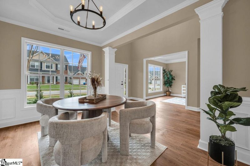 Property image 4 at 4 Breezewood Court, Greenville, SC 29607