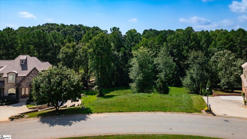 Property image 4 of 425 World Tour Drive in Woodfin Ridge, Inman, SC 29649