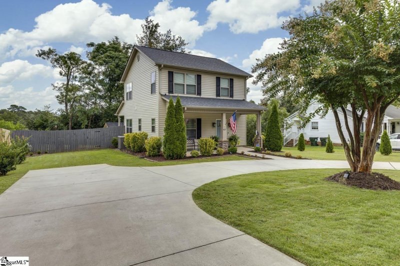 Property image 2 at 417 Laurel Tree Lane, Simpsonville, SC 29681