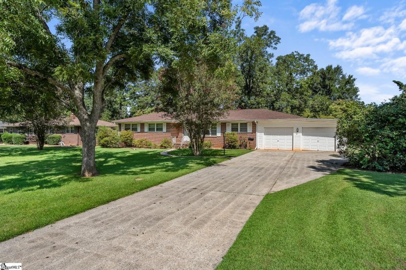 1015 Fairfield Drive