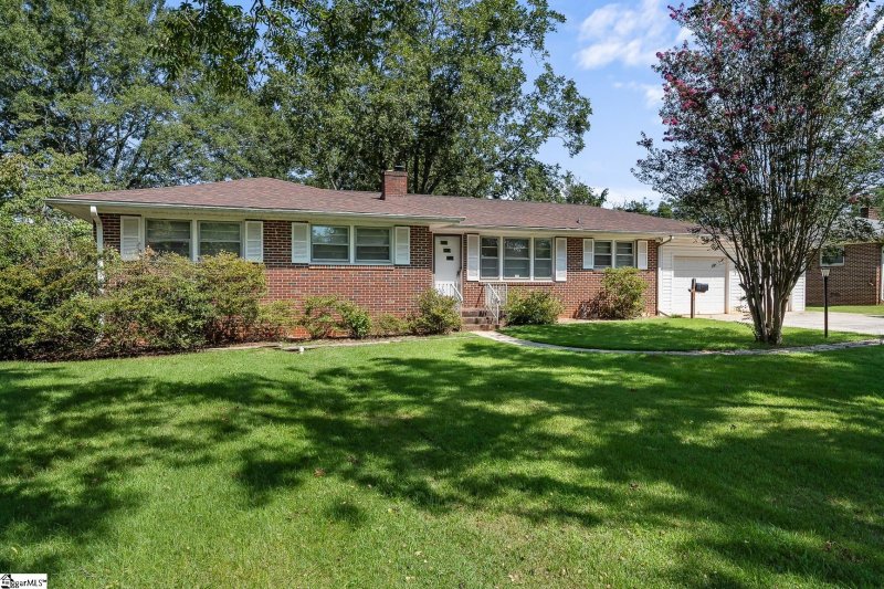 Property image 3 at 1015 Fairfield Drive, Anderson, SC 29621