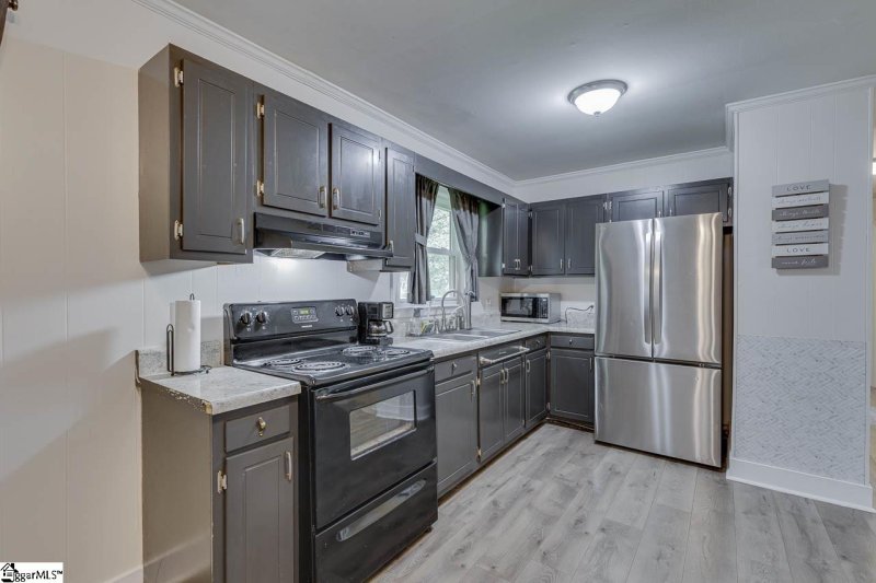 Property image 3 of 108 Jasper Drive in Augusta Acres, Greenville, SC 29605