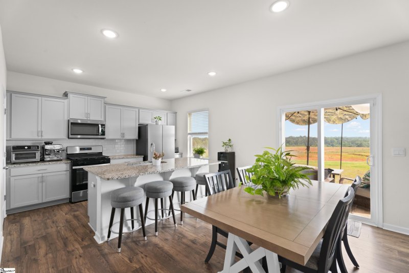 Property image 4 of 220 Emerald Creek Avenue in Brookside Farms, Greer, SC 29651