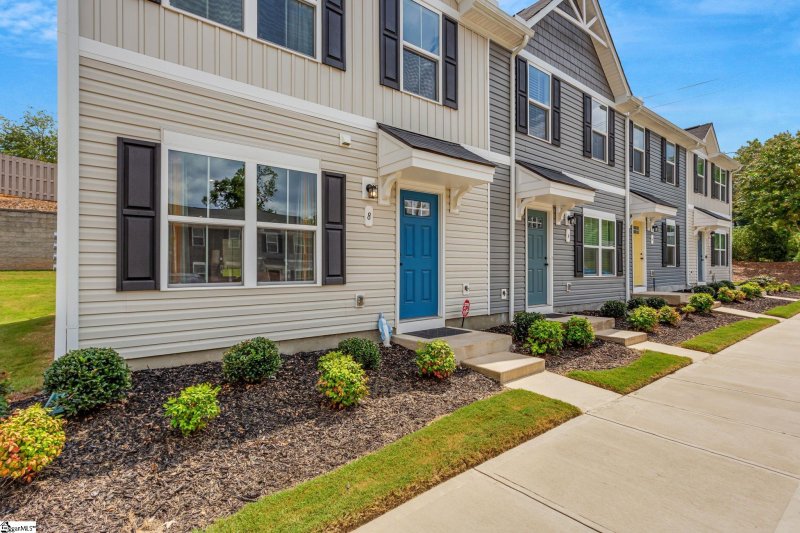 Property image 2 of 8 Tidworth Drive in Walnut Hill Townes, Greer, SC 29651