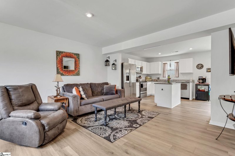 Property image 5 of 8 Tidworth Drive in Walnut Hill Townes, Greer, SC 29651