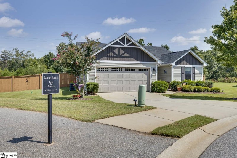 Property image 2 of 646 Lynndale Court in Annandale Estates, Greenville, SC 29617