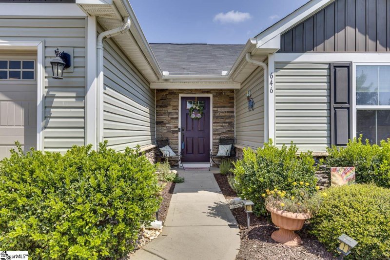 Property image 5 of 646 Lynndale Court in Annandale Estates, Greenville, SC 29617