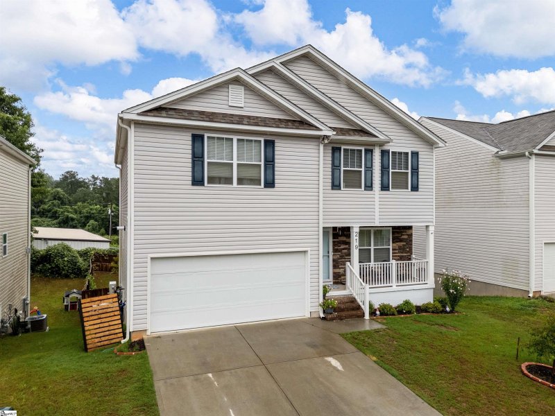 Property image 2 of 219 Millen Drive in Ellington, Woodruff, SC 29388