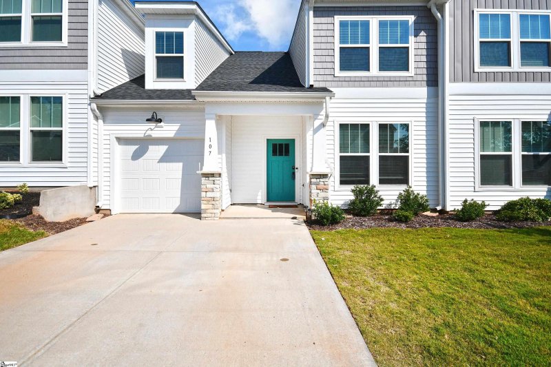 Property image 2 of 107 Thornfield Drive in Camden Cottages, Greenville, SC 29605
