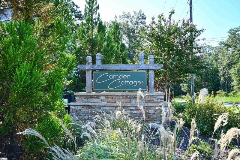 Property image 4 of 107 Thornfield Drive in Camden Cottages, Greenville, SC 29605