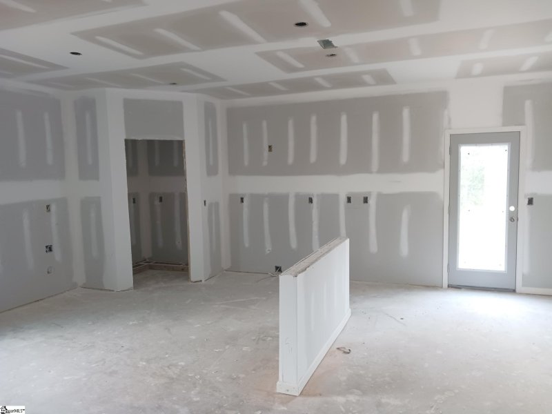 Property image 5 of 465 Haddon Road in Rutledge Estates, Woodruff, SC 29388