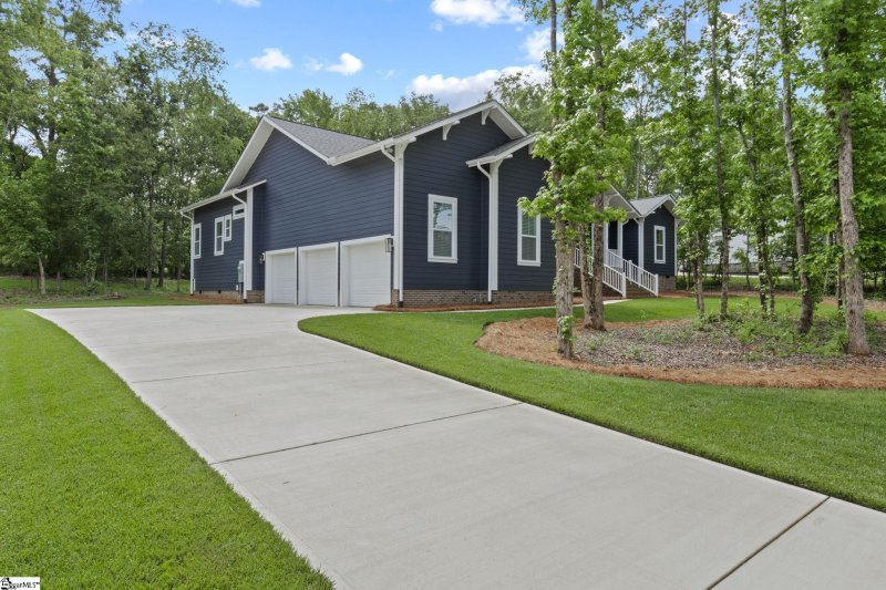 Property image 2 of 23 Silesian Court in Saddlehorn, Pelzer, SC 29669