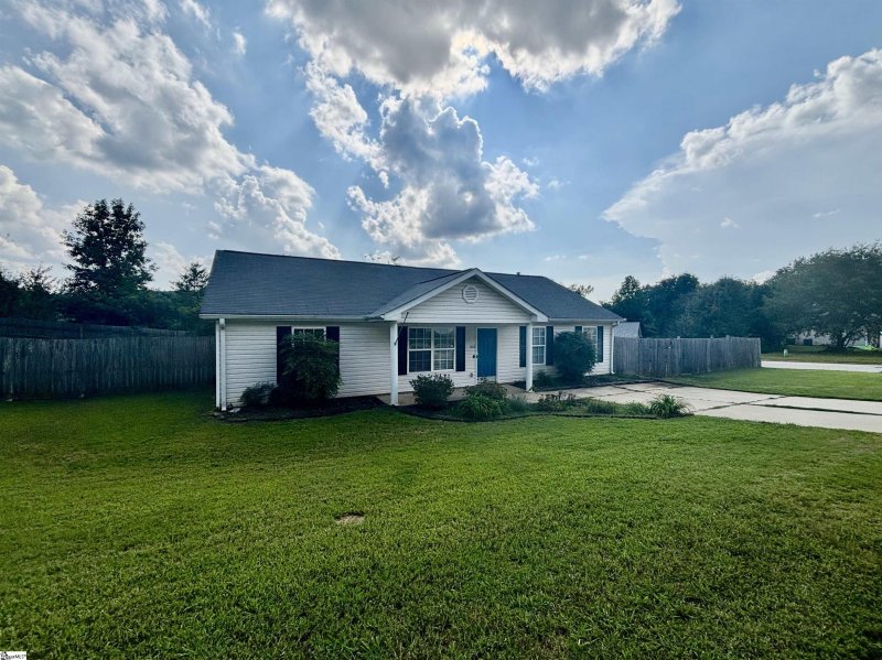 Property image 2 of 500 Brenna Lane in Gunter Place, Piedmont, SC 29673