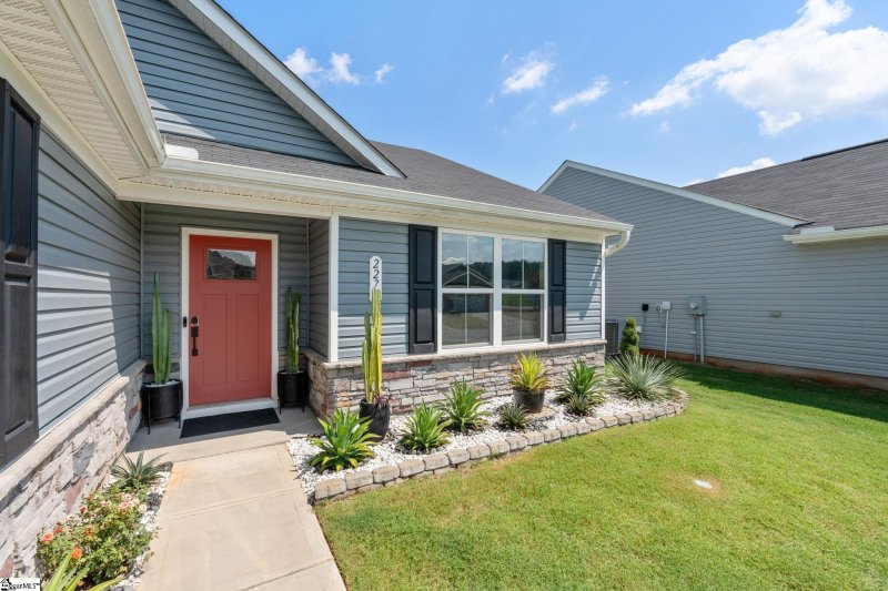 Property image 3 of 2274 Hemming Way in Elmwood Cottages, Boiling Springs, SC 29316