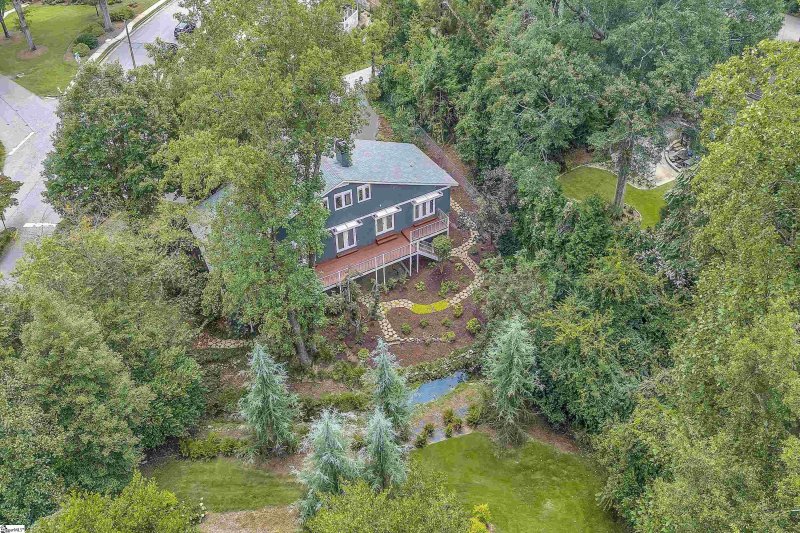 Property image 2 of 307 Mcpherson Lane in Alta Vista, Greenville, SC 29605